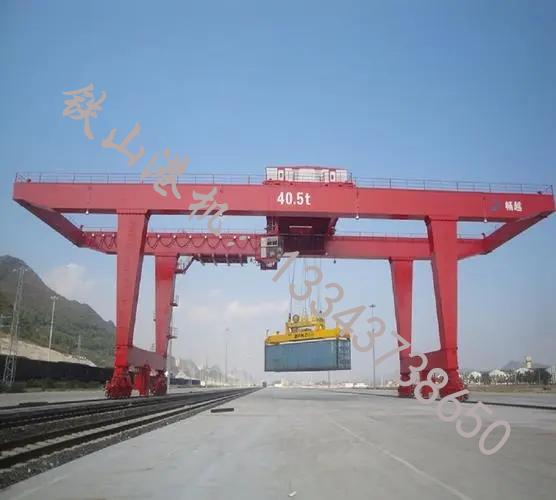 江西景德鎮(zhèn)集裝箱起重機(jī)廠家起重機(jī)適用于港口、碼頭等地方作業(yè)